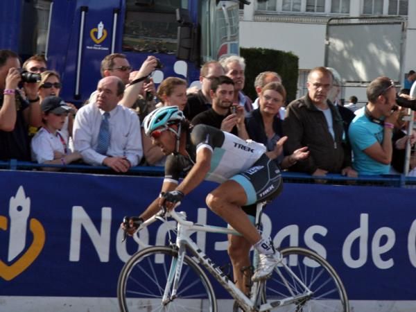 Fabian Cancellara (Leopard Trek) put in a valiant effort at the end of Paris-Roubaix but wasn't quite able to reel Johan Van Summeren (Garmin-Cerv&eacute;lo) back into the fold.