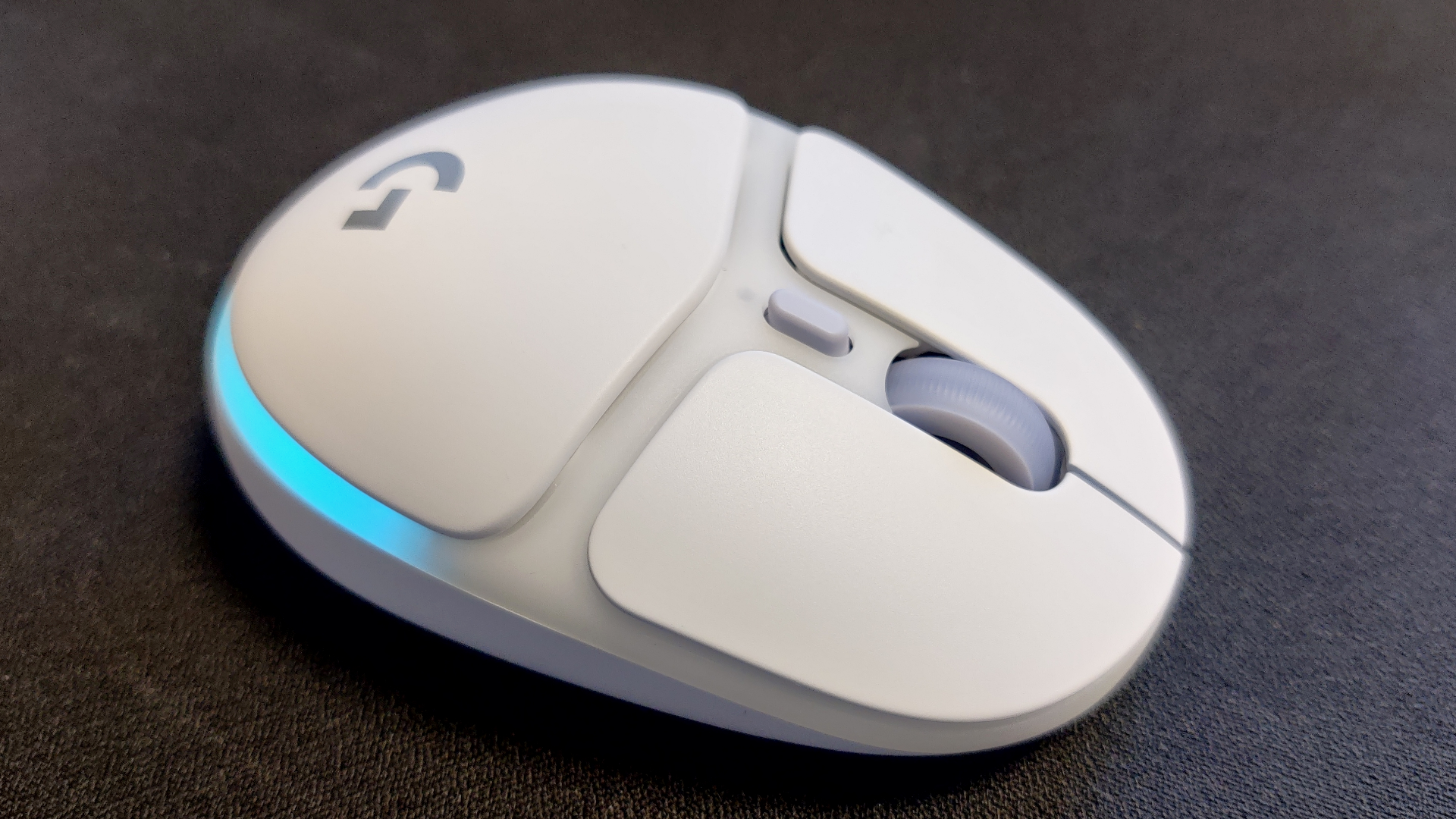 The Logitech G705 gaming mouse side on.