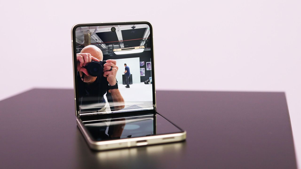Galaxy Z Flip 8