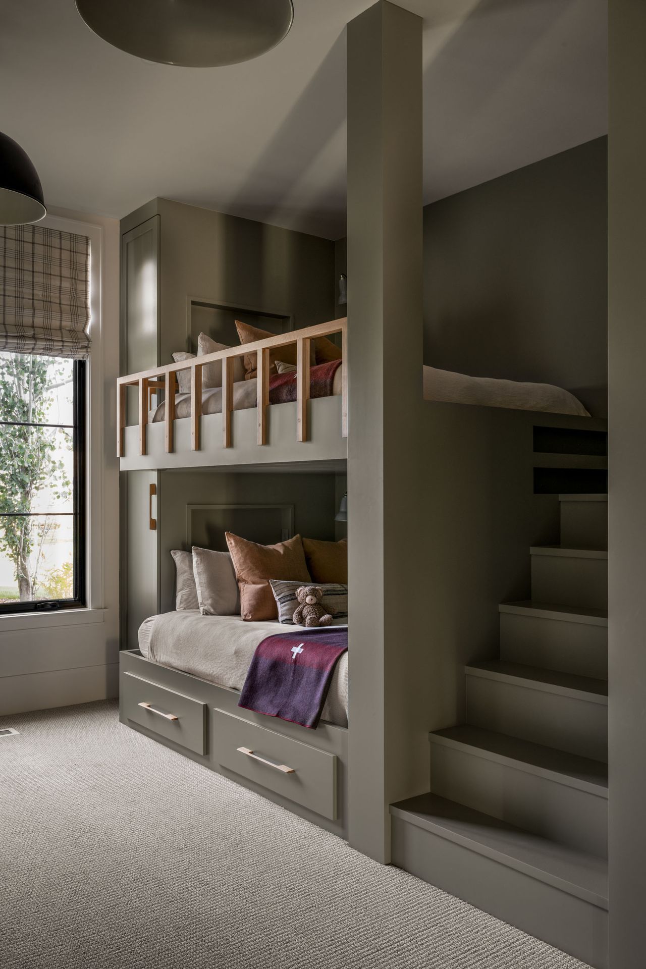 Olive Green Bedrooms: A Soothing Hue For Sanctuary-Like Spaces | Livingetc