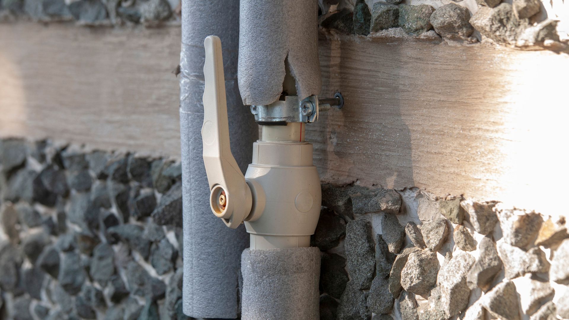 Insulated pipes on a valve