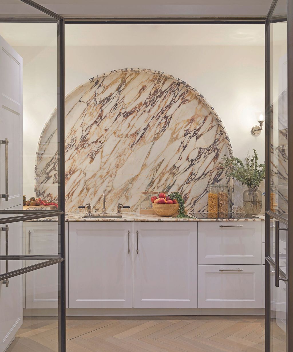 Decorating with marble: 16 luxe looks with precious stone | Homes and ... - Luxury Apartment Decorating Ideas With Marble