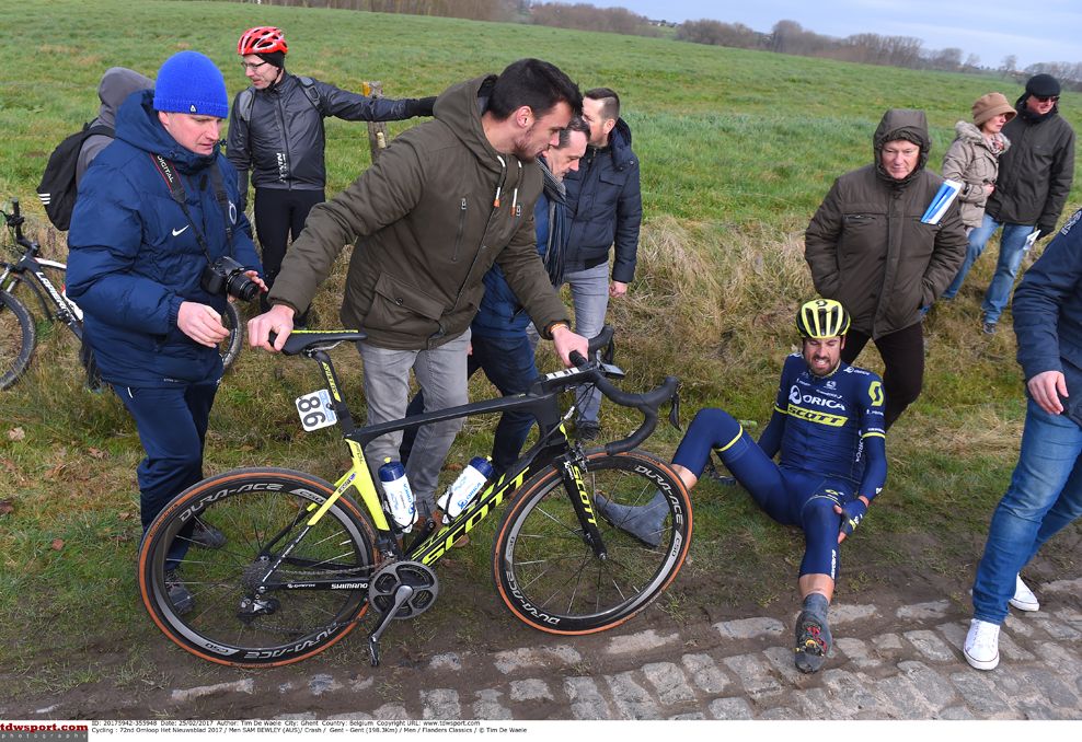 Sam Bewley (Orica Scott) hits the deck