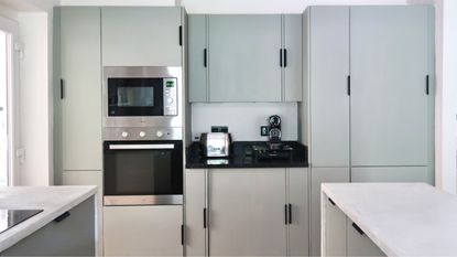 Painted kitchen cabinets in white