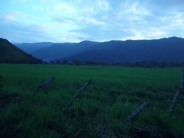 The sun wasn't quite up yet over the mountains just after the 6:00 am sharp start of stage 1 in Jaco.