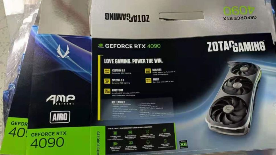 Kotak Zotac RTX 4090 AMP Extreme Airo