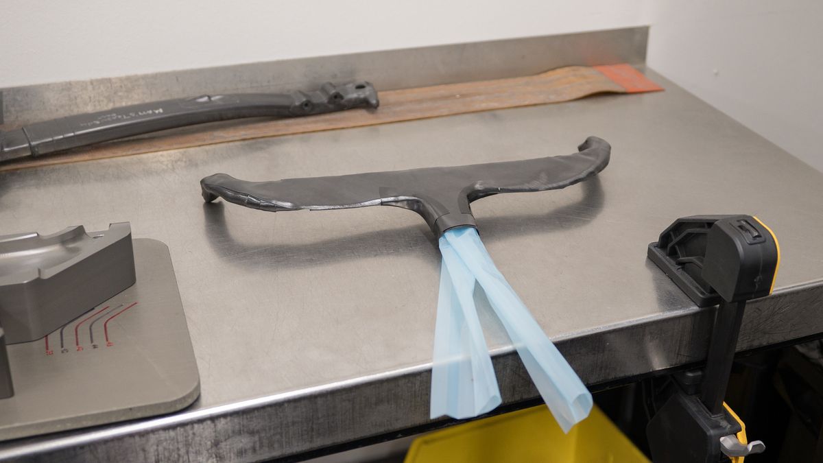 The centre section of one-piece handle bar ready for the mould