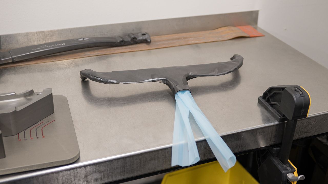The centre section of one-piece handle bar ready for the mould