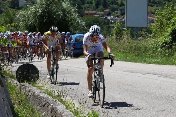 Julia Martisova (Gauss RDZ) and Chantal Beltman (Team Columbia HTC Women) lead the chase to Vzesnauskaite.