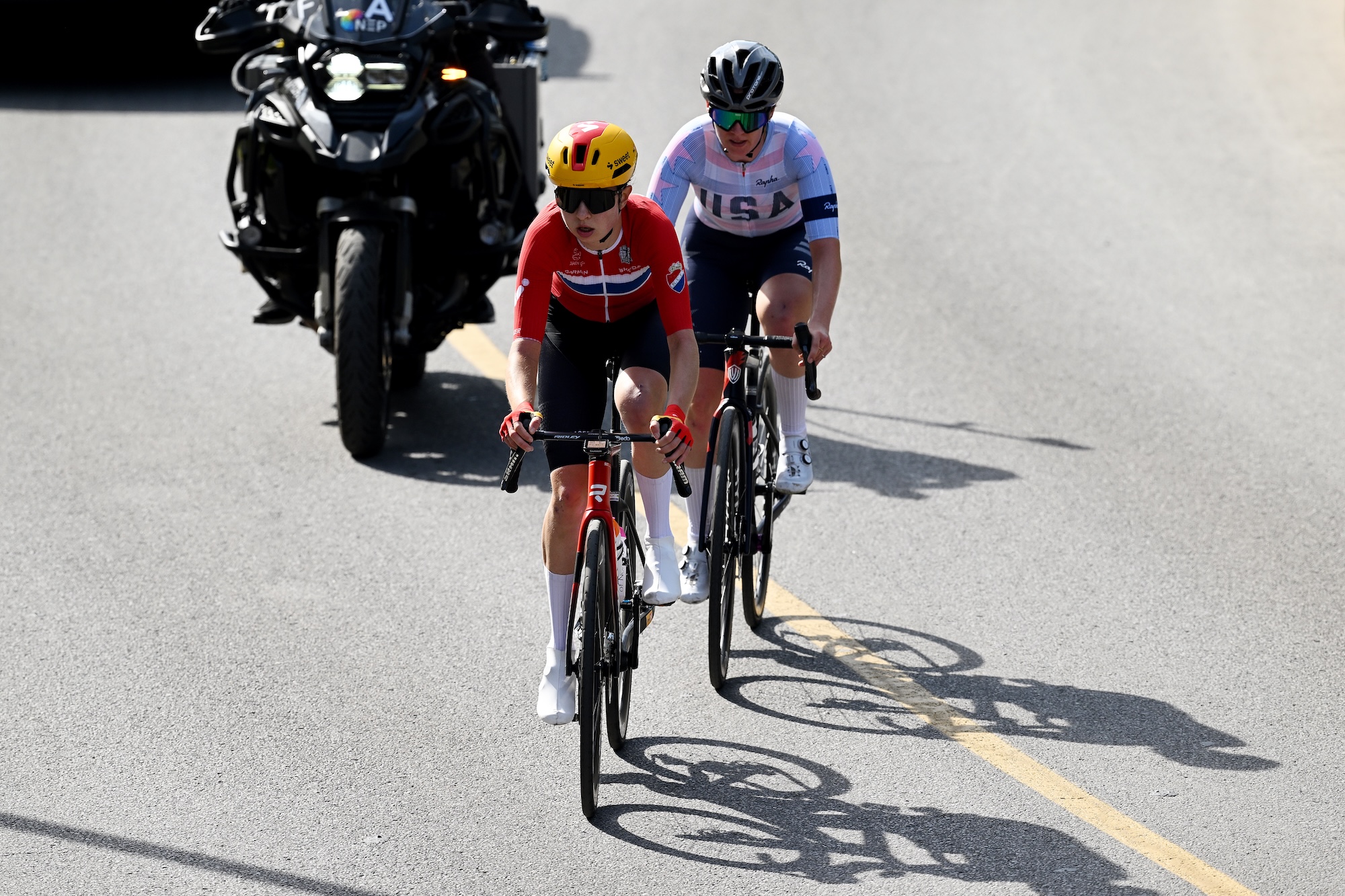 MONTREAL, QUEBEC - SEPTEMBER 26: (L-R) Marte Berg Edseth and Team Norway and Natalie Quinn and Team United States compete in the breakaway during the 99th UCI Road World Championships Montreal 2026 - Women Elite Road Race a 180.1km one day race from Brossard to Montreal on September 26, 2026 in Montreal, Quebec. (Photo by Dario Belingheri/Getty Images)