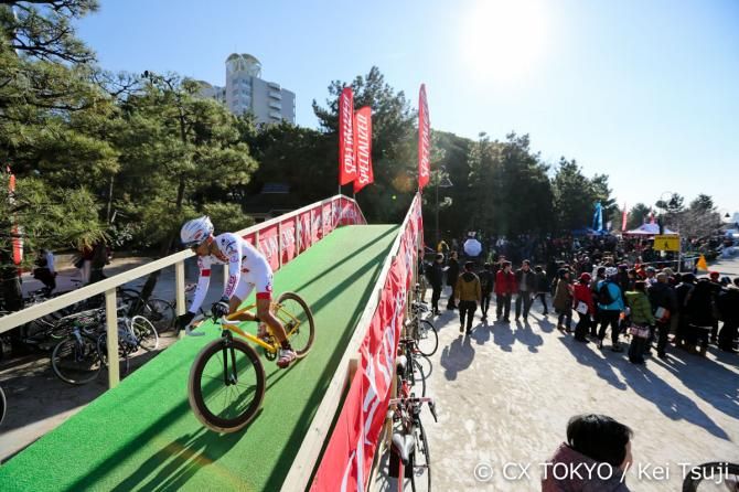 Takenouchi heads down the flyover