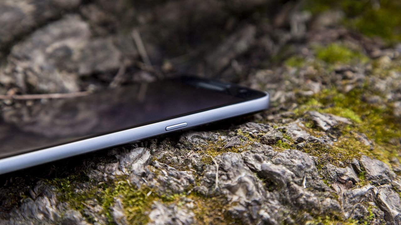Samsung Galaxy S7 power button
