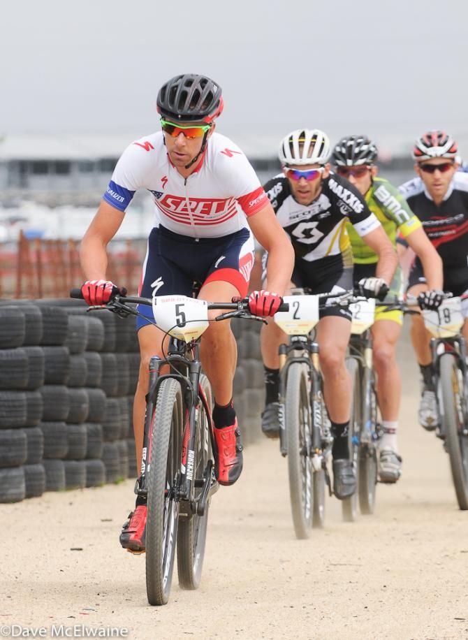 Todd Wells (Specialized) leading early in the contest