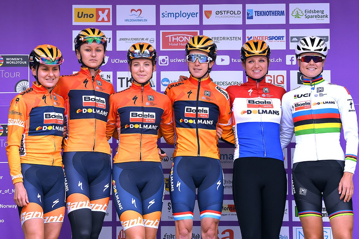 The Beols Dolmans team is presented to the crowd