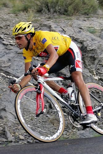 Oscar Pereiro (Illes Balears) holds onto the yellow jersey for another day.