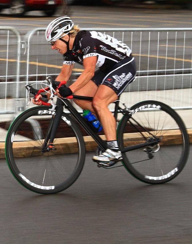 Laura Van Gilder (Mellow Mushroom) takes the sweeping turn with maximum speed