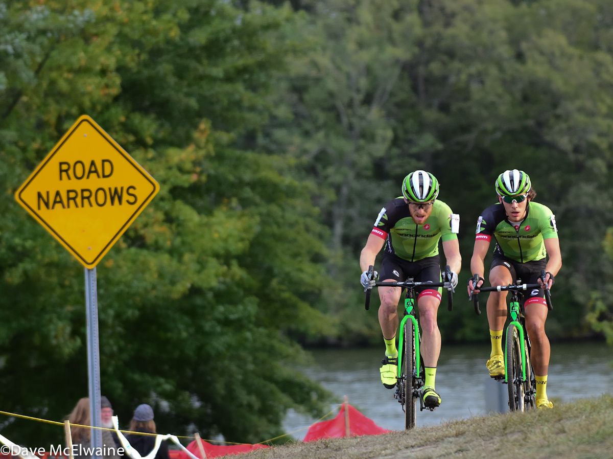 Stephen Hyde (Cannondale) and Curtis White (Cannondale) worked together to wipe out any chance of the peloton catching them