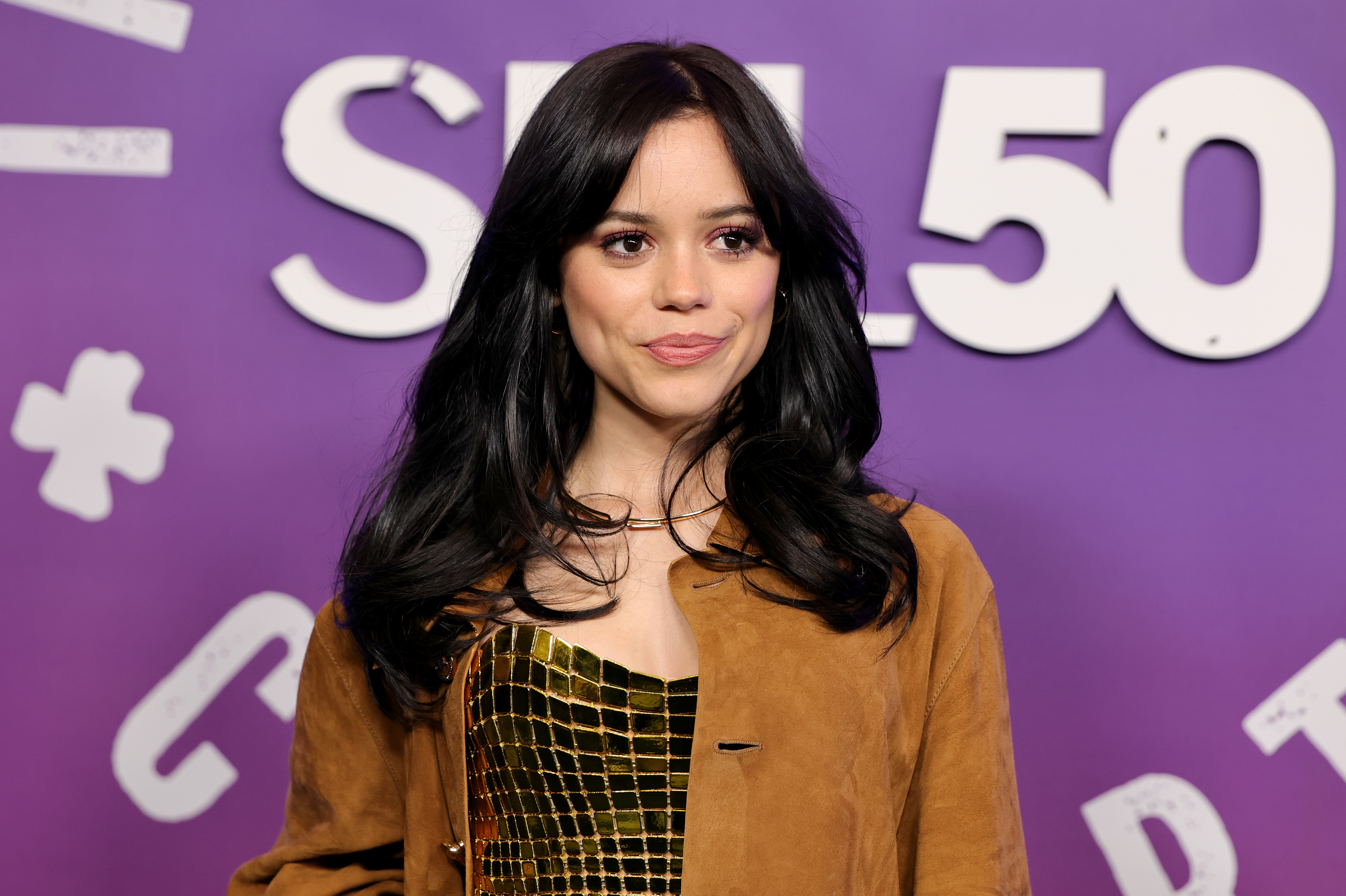 face framing - jenna ortega