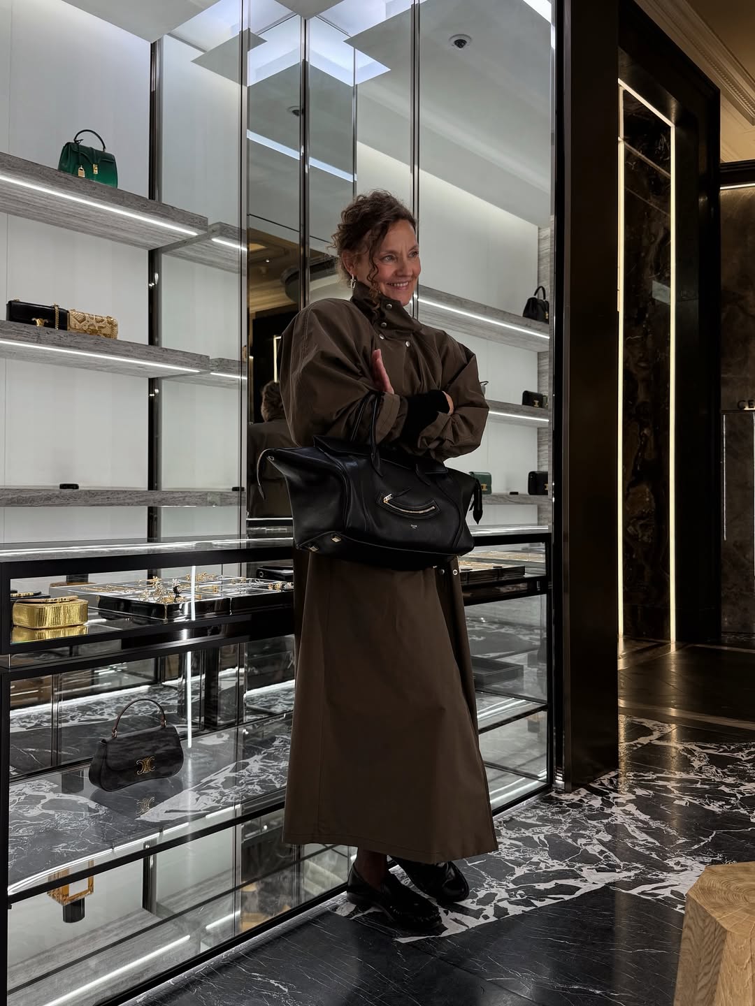 INFLUENCER 2026 WISH LIST: Renia wearing a trench coat