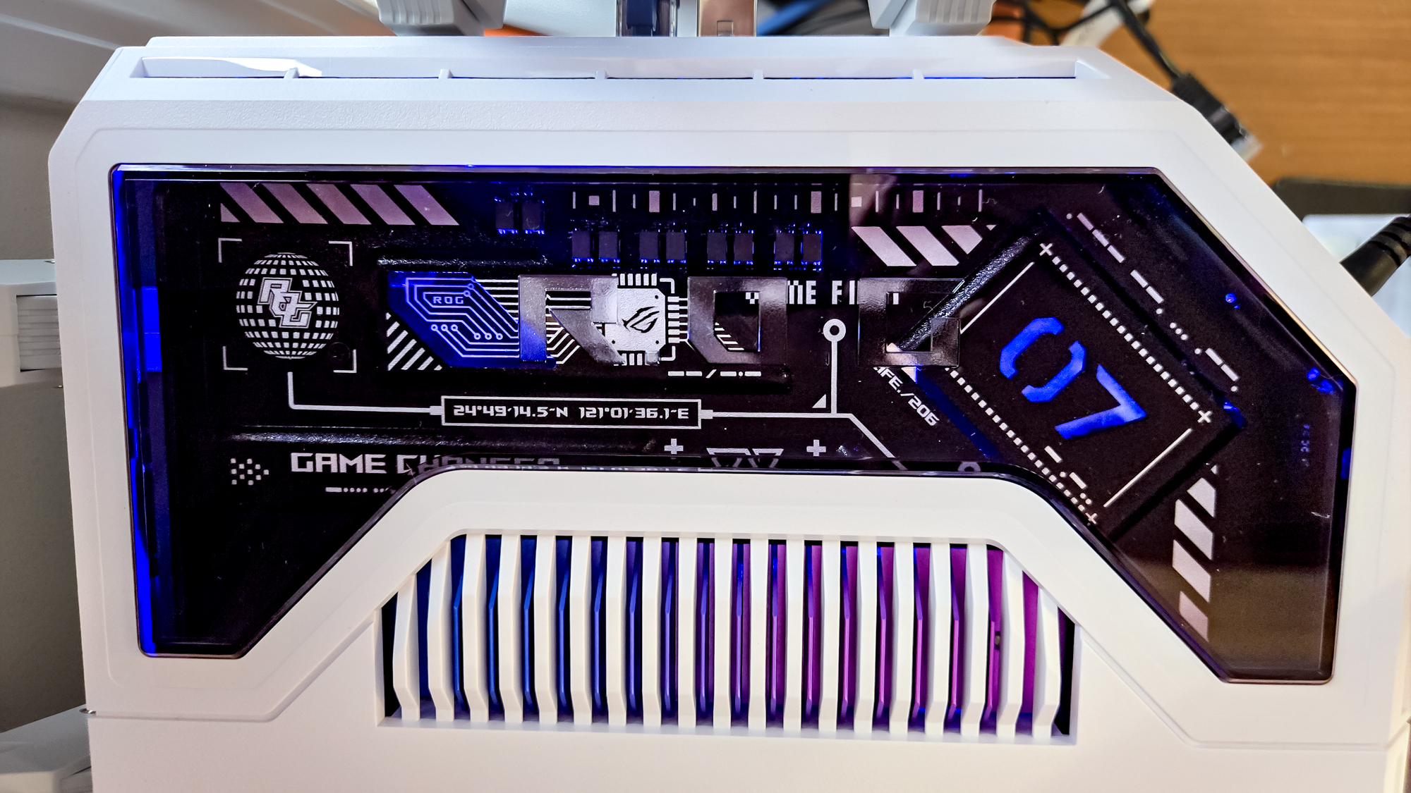 پنجره نمایش در روتر Asus ROG Rapture GT-BE19000AI روشن می شود