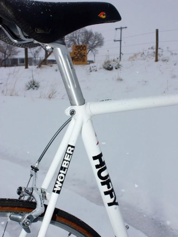Integrated, schmintegrated - a good, old-fashioned telescoping seatpost resides in Andy Hampsten's (7-Eleven) old Huffy.