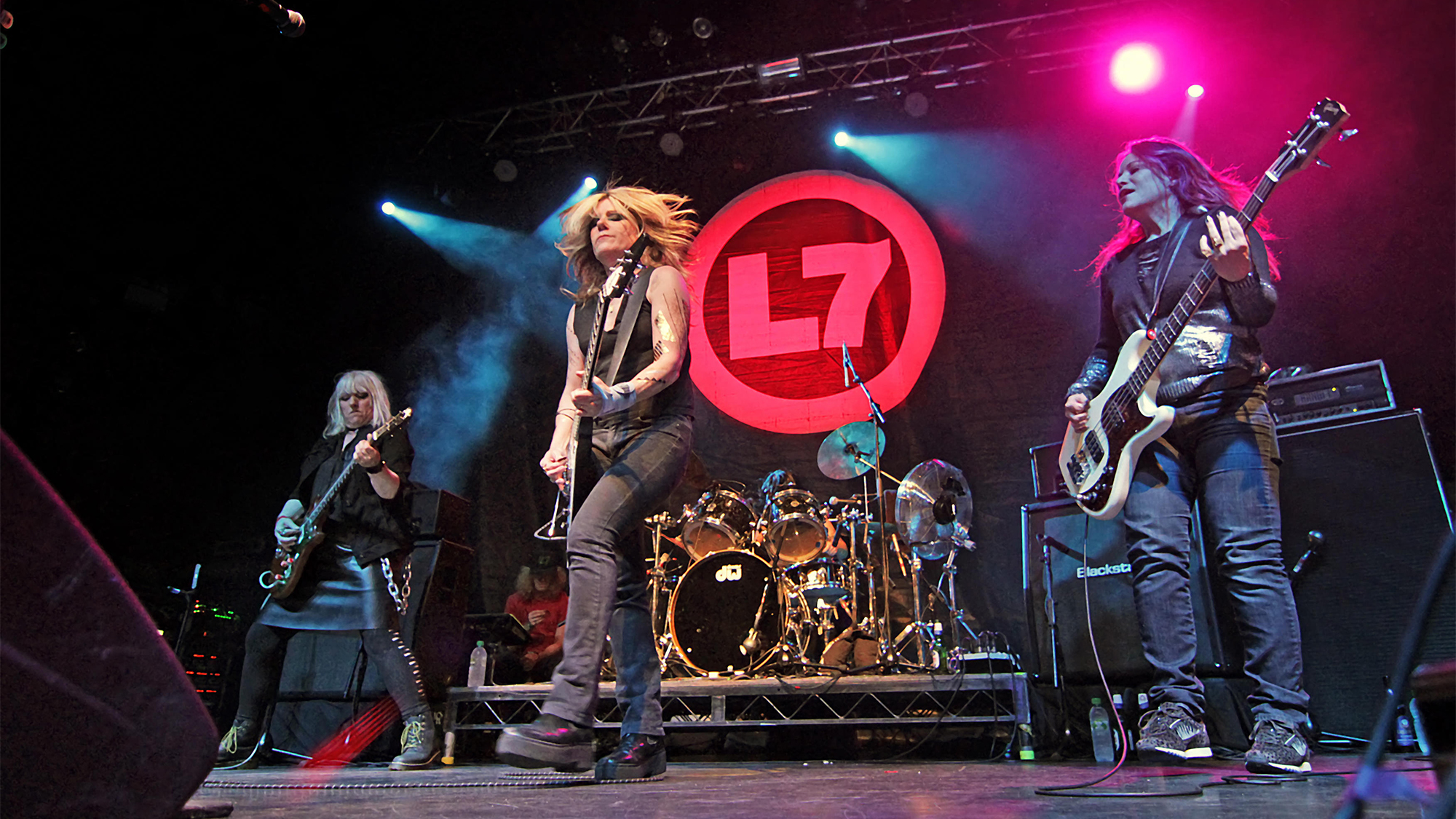 L7 performing at Manchester O2 Ritz Featuring: L7, Suzi Gardner, Donita Sparks, Jennifer Finch, Demetra Plakas Where: Manchester, United Kingdom, 10 Sep 2016
