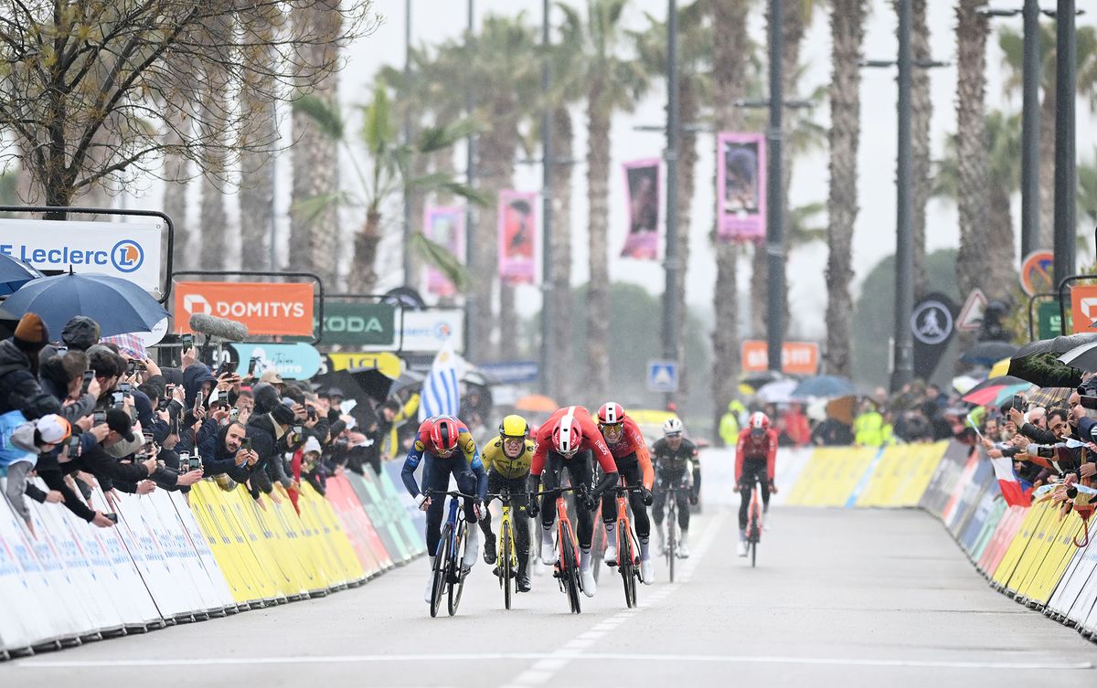 Pedersen and Tarling open things up in the sprint
