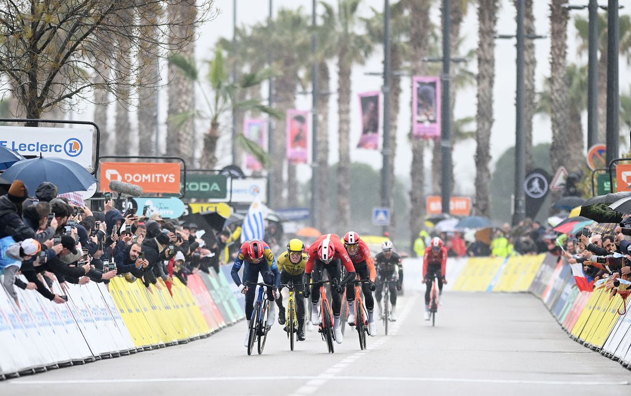 Pedersen and Tarling open things up in the sprint