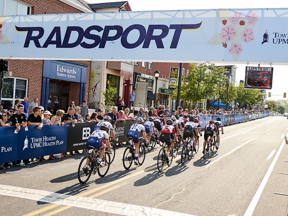 With 5 laps to go the women's field was reduced to a select few racers that would contest the finish in front of an eager crowd.