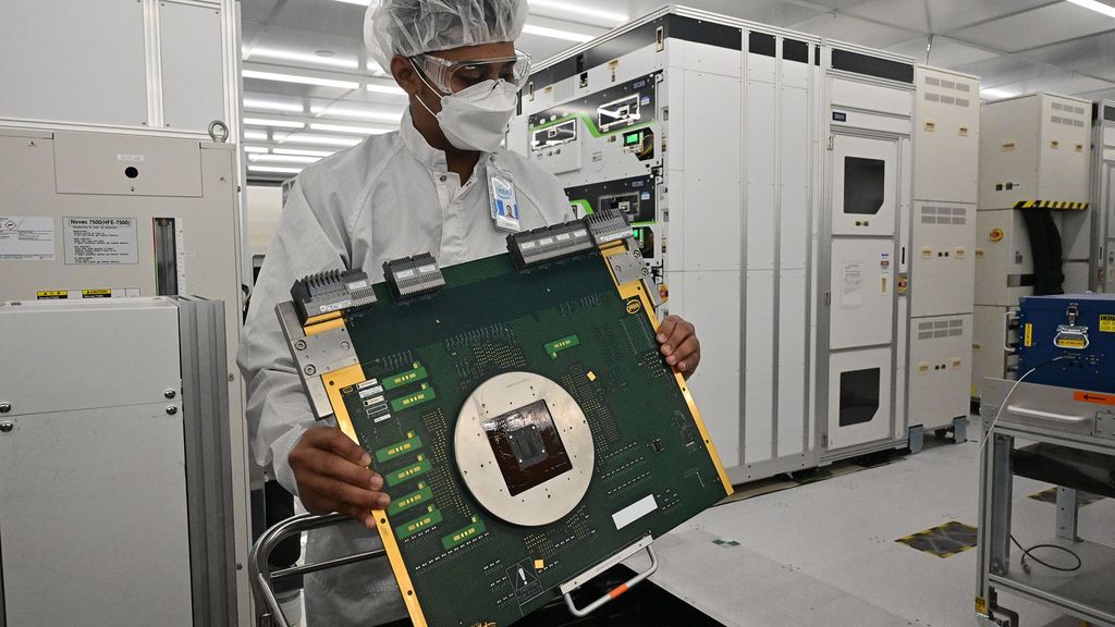 From wafer to your PC: Behind the curtain of some of Intel's most ...