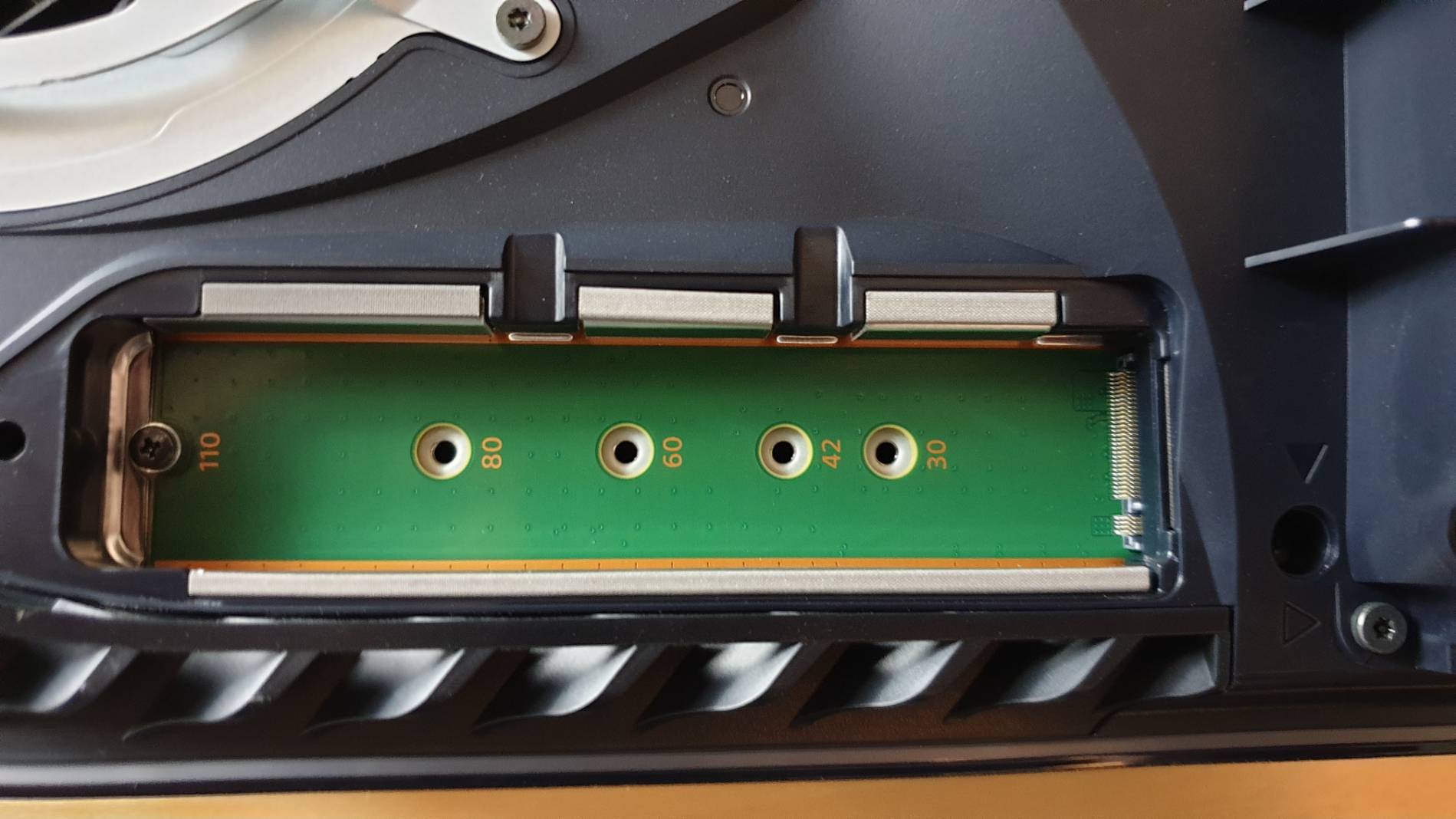 Nahaufnahme des SSD-Schachts der PS5