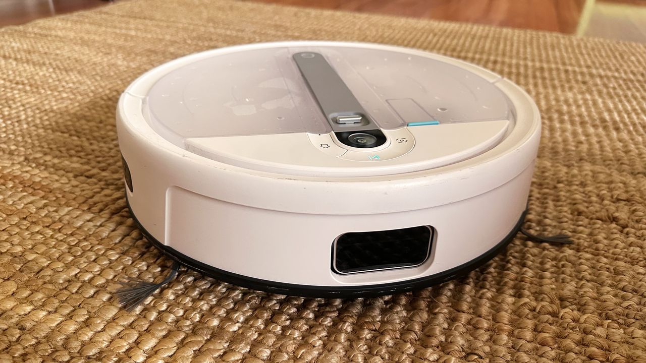 Yeedi Cube being tested in writer's home