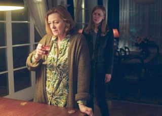 Eva-Jane Willis Smitty talking to her mom in FBI: International Season 3x11