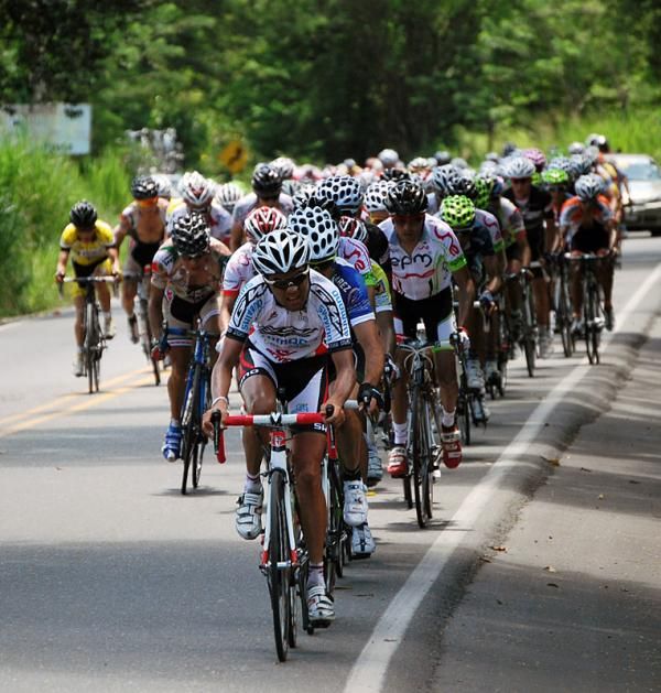 The peloton in action during stage 1 of the Vuelta a Colombia.