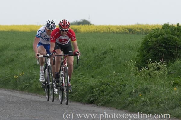 Le Quattre and Chainel on the attack