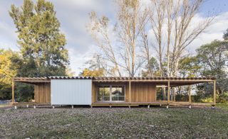 The design was defined by the properties of the main material – wood – which was used for the structure, cladding, division and deck