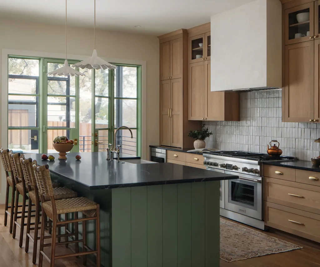 Küchenträume in Holzoptik: Zeitlose Ideen, Design-Trends und Experten-Tipps 10 Holz als Ruhepol für kräftige Farben