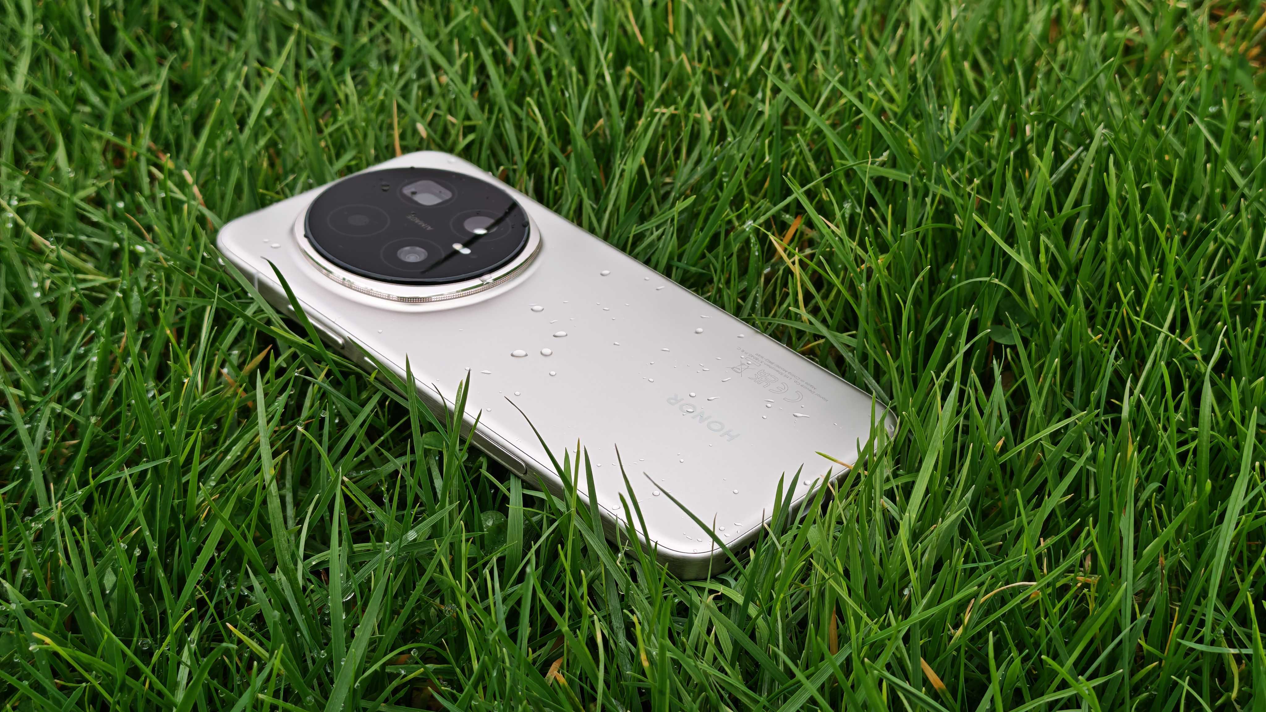 Honor Magic 8 Pro product shots