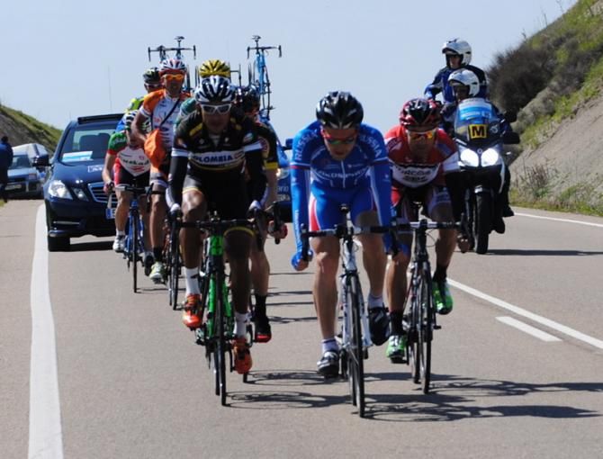 Sokolov pulling in the breakaway before Due&ntilde;as and Marentes