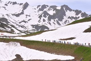 The peloton climbs to Saint-Gervais Mont-Blanc at the Dauphiné