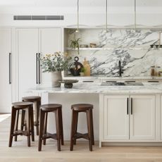 Davonport kitchen in skimming stone