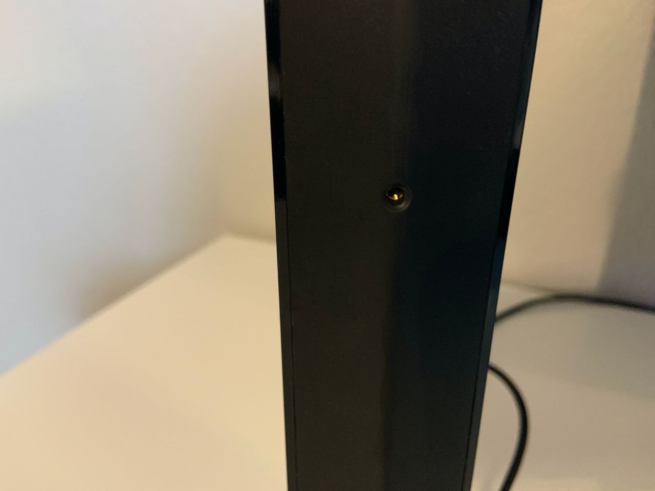 Philips Hue Play Bar horizontal mount thread
