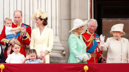 Royal family members we dream, Prince William, Duke of Cambridge, Catherine, Duchess of Cambridge, Prince Louis of Cambridge, Prince George of Cambridge, Princess Charlotte of Cambridge, Camilla, Duchess of Cornwall, Prince Charles, Prince of Wales and Queen Elizabeth II watch a flypast from the balcony of Buckingham Palace during Trooping The Colour, the Queen's annual birthday parade, on June 8, 2019 in London, England