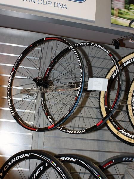 More conventional carbon Superlogic mountain bike clinchers are also available, complete with ultralight unidirectional carbon rim and hubs built by DT Swiss.