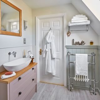 bathroom with bowl wash basin and mirror