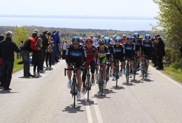 Juan Antonio Flecha sets the pace for Sky and Mark Cavendish.