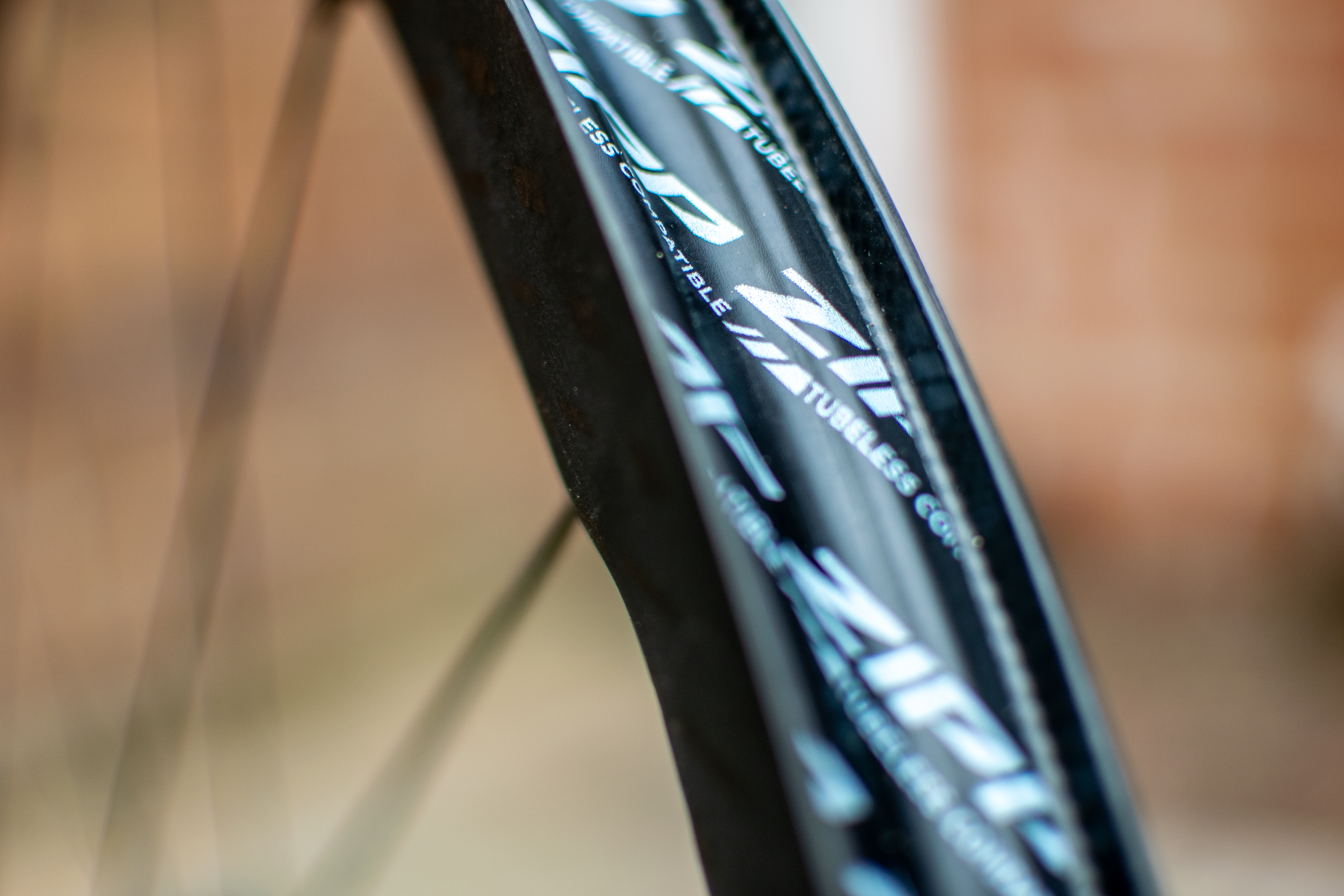A Zipp hookless rim