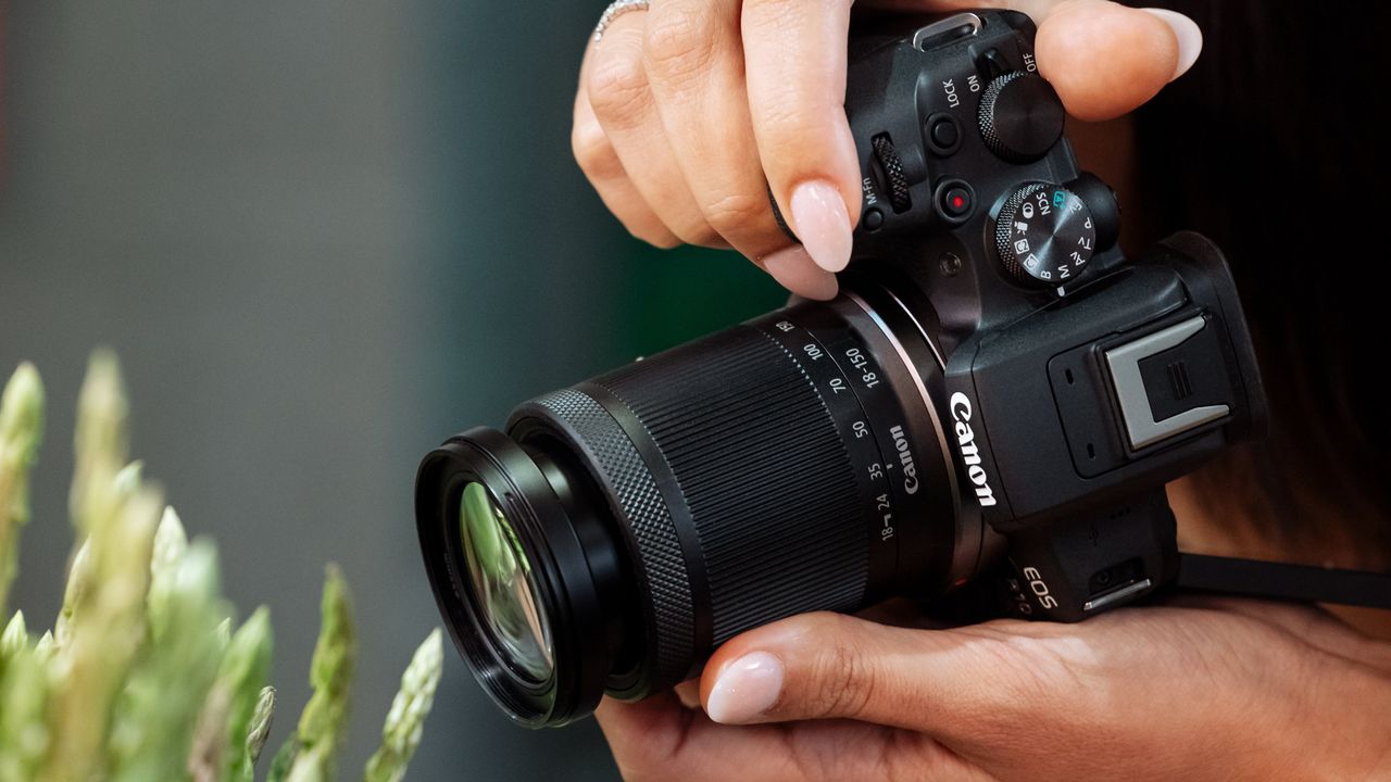 Canon EOS R10