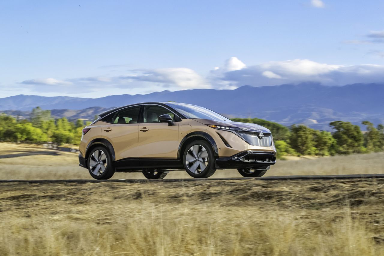 Nissan Ariya 2022 electric SUV &mdash; side