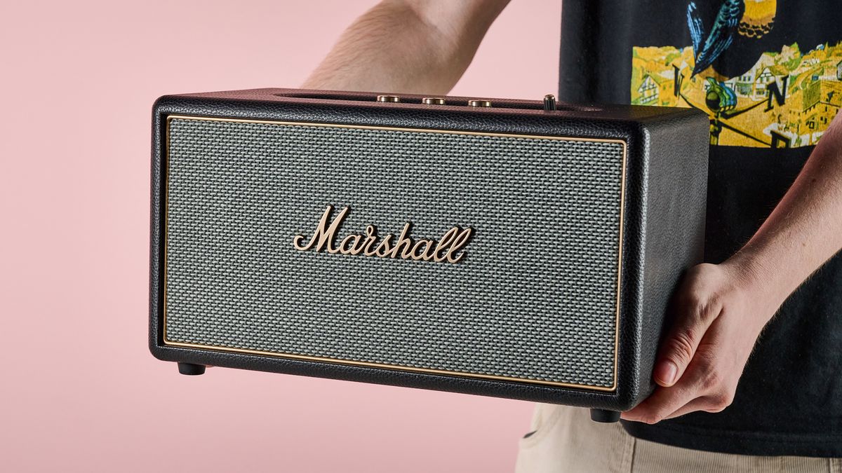 Man holding the Marshall Stanmore IV